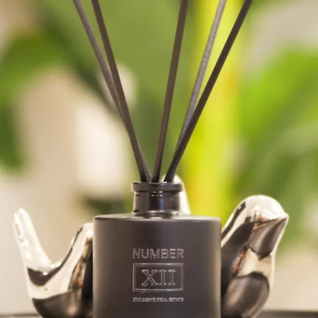 2br Luxurious Designer - Azulis1 - Garden - Free Parking *