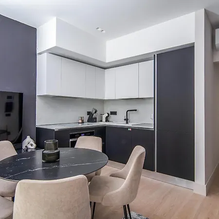 2br Luxurious Designer - Azulis1 - Garden - Free Parking *