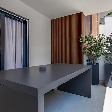 2br Luxurious Designer - Azulis1 - Garden - Free Parking