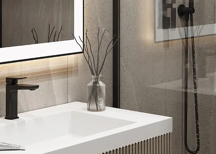 2br Luxurious Designer - Azulis1 - Garden - Free Parking Apartment *