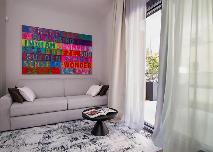 2br Luxurious Designer - Azulis1 - Garden - Free Parking אולביה