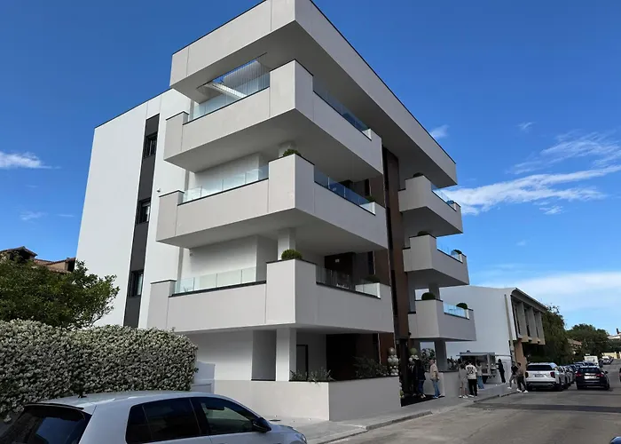 2br Luxurious Designer - Azulis1 - Garden - Free Parking * אולביה